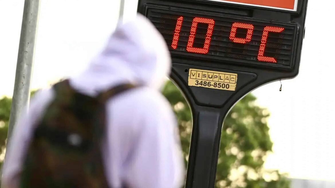 Até quando vai a onda de frio que chegou hoje no Brasil?